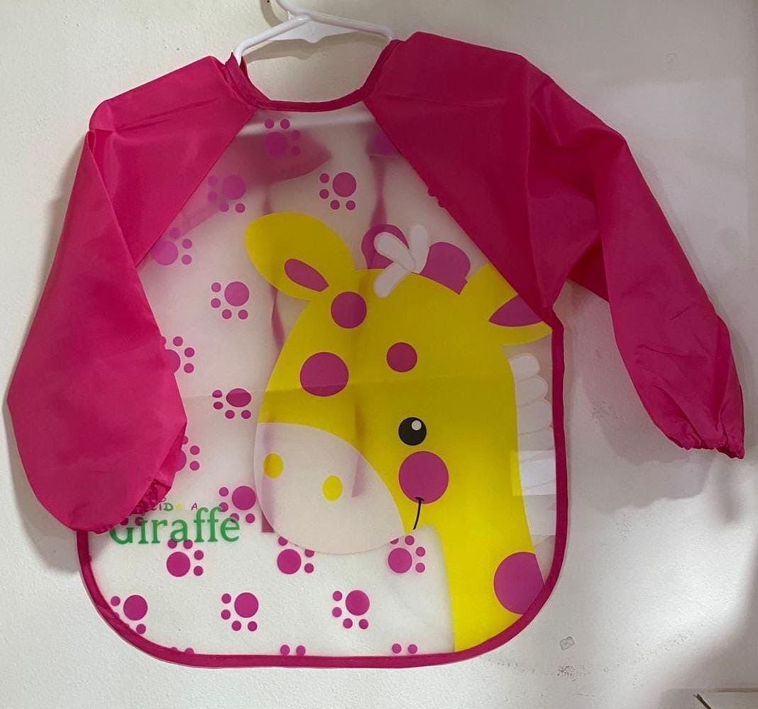 babero con mangas para bebés