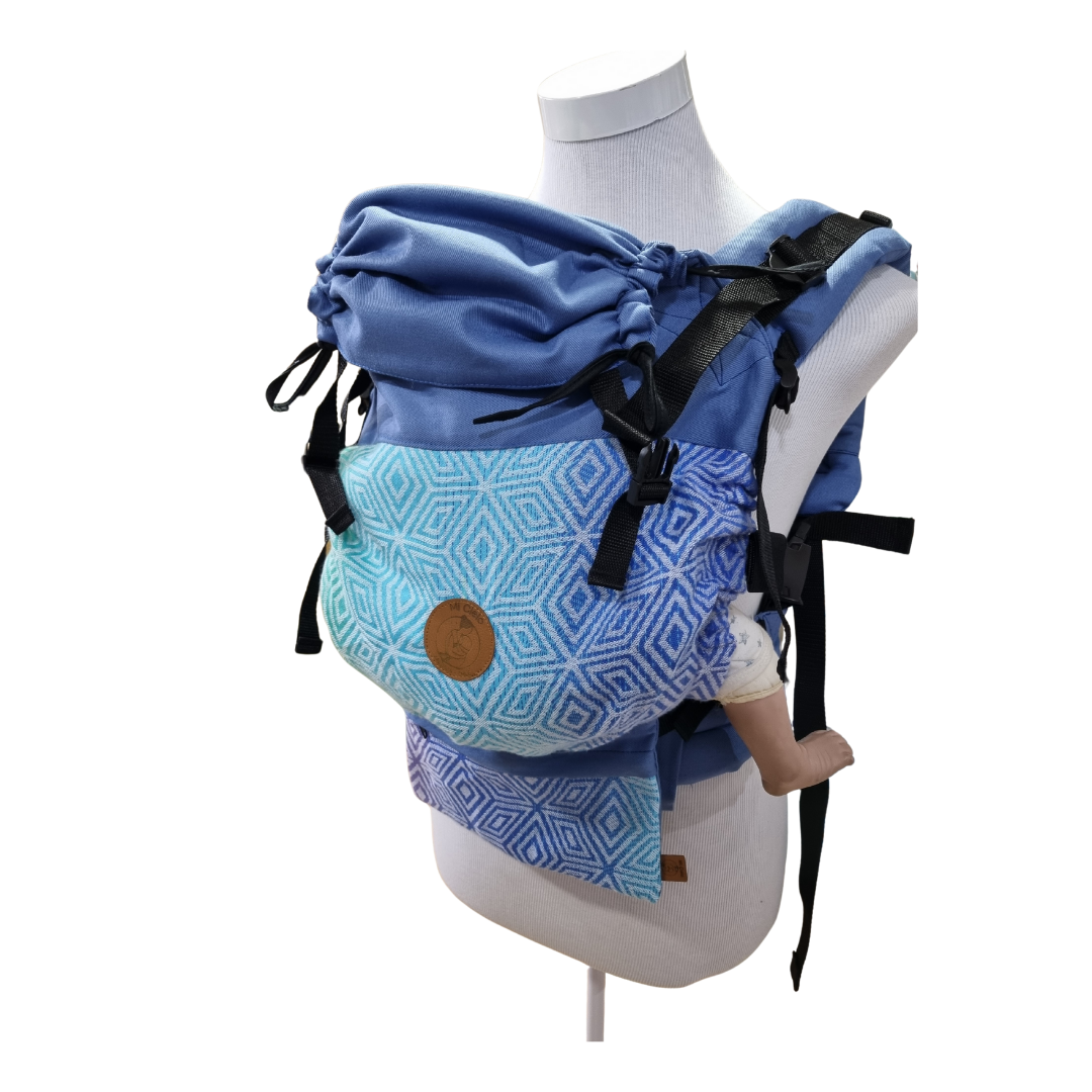 Mochila Primera Etapa Azulina con Fular de Rombos en degradé Verde - Calipso - Azul