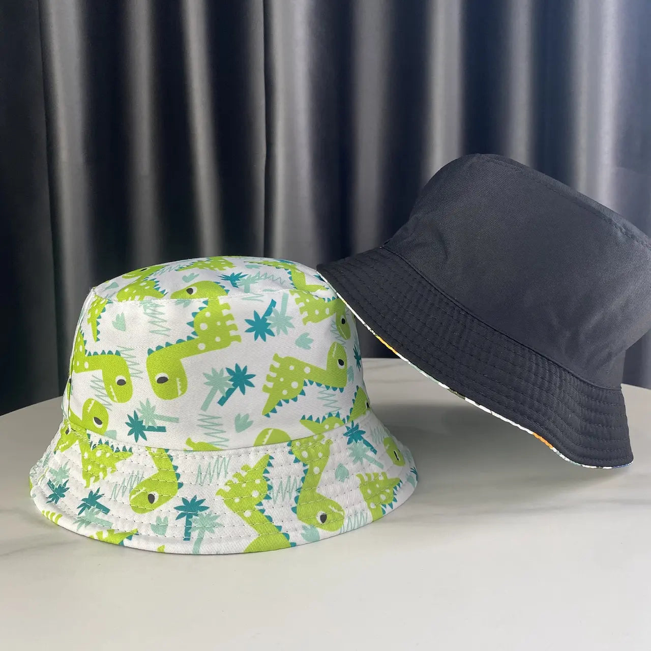 Gorro Reversible para Niños con Filtro UV | Protección Solar y Diseños Divertidos