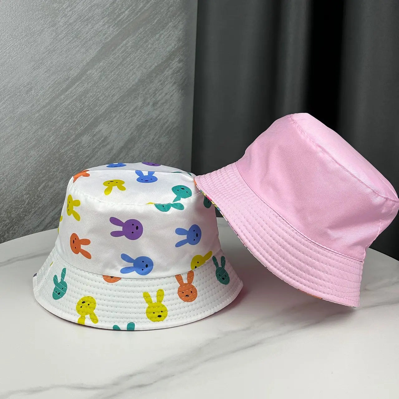 Gorro Reversible para Niños con Filtro UV | Protección Solar y Diseños Divertidos