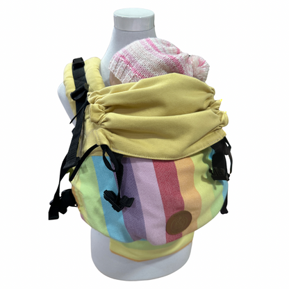 Mochila Primera Etapa Amarillo Bebé Fular Arcoíris Vertical