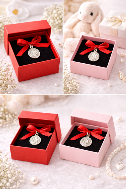 Medalla San Benito Plata 925 para Bebé con Cinta Roja – Protección y Regalo Especial