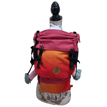 Mochila Primera Etapa Guinda Fular Lineal Rojo y Anaranjado